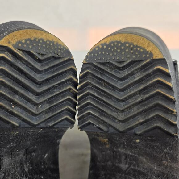 Hanna Anderson Swedish Clogs Womens 10.5 11 41 Black Patent Leather Snowflakes - Picture 10 of 12